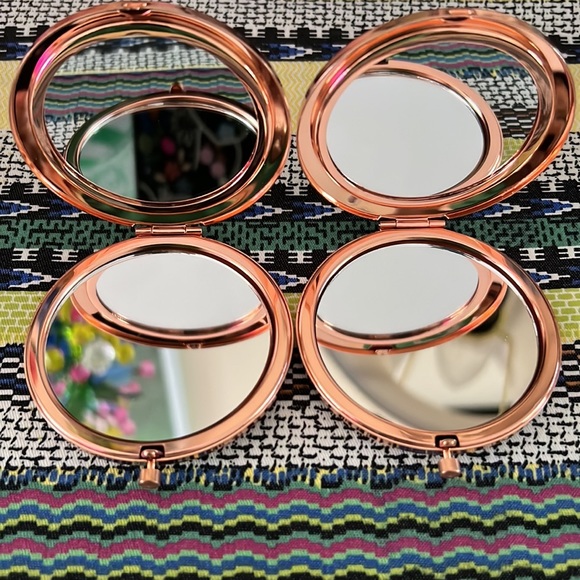 Compact Mirror - Picture 8 of 10